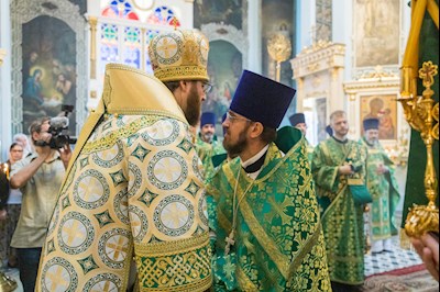 Митрополит Игнатий совершил Божественную литургию в Духосошественском соборе г. Саратова