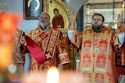 Митрополит Игнатий совершил Божественную литургию в Свято-Никольском мужском монастыре г. Саратова