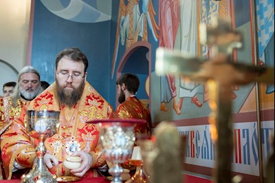 Митрополит Игнатий совершил Божественную литургию в Свято-Никольском мужском монастыре г. Саратова