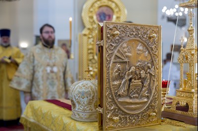 Митрополит Игнатий совершил Божественную литургию в соборном храме святителя Спиридона Тримифунтского г. Саратова