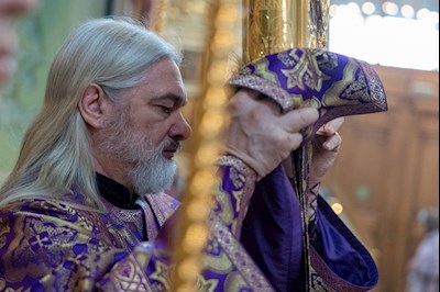 Митрополит Игнатий совершил Божественную литургию в Покровском соборе г. Саратова