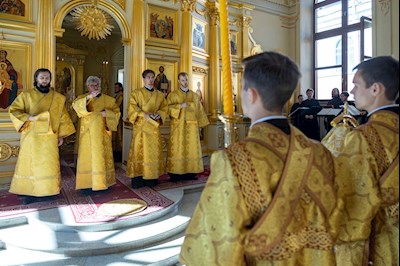 Митрополит Игнатий совершил Божественную литургию в храме апостола и евангелиста Иоанна Богослова при СПДС