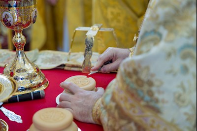 Митрополит Игнатий совершил Божественную литургию в соборном храме святителя Спиридона Тримифунтского г. Саратова