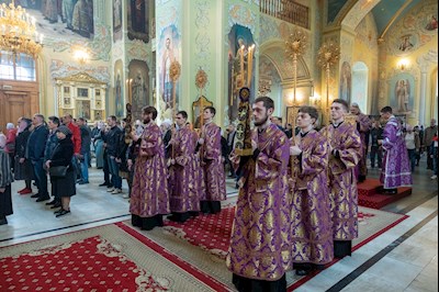 Митрополит Игнатий совершил Божественную литургию в Покровском соборе г. Саратова