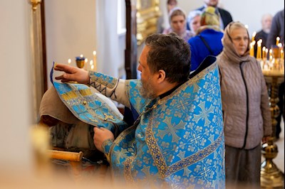 Митрополит Игнатий совершил Божественную литургию в храме в честь Казанской иконы Божией Матери г.Саратова