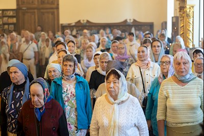 Митрополит Игнатий совершил Божественную литургию в Серафимовском храме г. Саратова