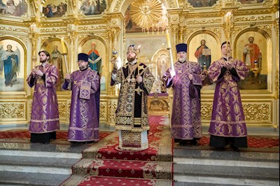 Митрополит Игнатий совершил всенощное бдение в Покровском соборе г. Саратова