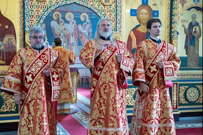 Митрополит Игнатий совершил Божественную литургию в Свято-Никольском мужском монастыре г. Саратова