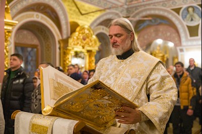 Митрополит Игнатий совершил ночное рождественское богослужение