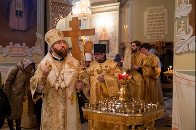 Митрополит Игнатий совершил всенощное бдение в Покровском соборе г. Саратова