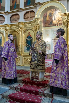 Митрополит Игнатий совершил Божественную литургию в Покровском соборе г. Саратова