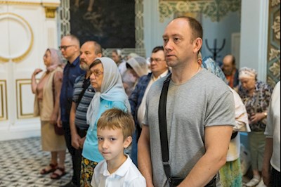 Митрополит Игнатий совершил Божественную литургию в Духосошественском соборе г. Саратова