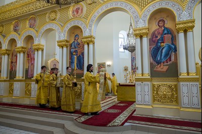 Митрополит Игнатий совершил Божественную литургию в соборном храме святителя Спиридона Тримифунтского г. Саратова