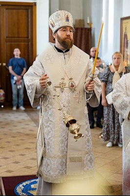 Митрополит Игнатий совершил всенощное бдение в храме в честь Нерукотворного Образа Спасителя г. Саратова