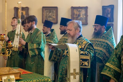 Митрополит Игнатий совершил Божественную литургию в Серафимовском храме г. Саратова
