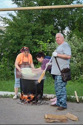Митрополит Игнатий совершил Литургию в храме великомученика Георгия Победоносца г. Саратова
