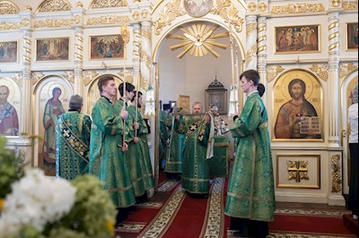 Митрополит Игнатий совершил Божественную литургию в Серафимовском храме г. Саратова