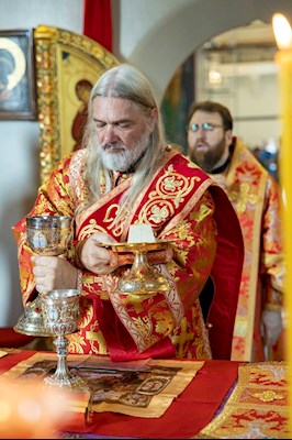 Митрополит Игнатий совершил Божественную литургию в Свято-Никольском мужском монастыре г. Саратова