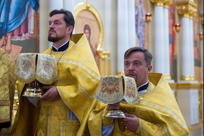 Митрополит Игнатий совершил Божественную литургию в соборном храме святителя Спиридона Тримифунтского г. Саратова