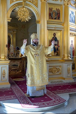 Митрополит Игнатий совершил Божественную литургию в храме апостола и евангелиста Иоанна Богослова при СПДС