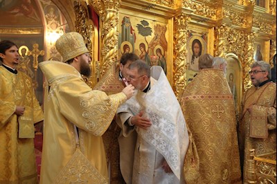 Митрополит Игнатий совершил Божественную литургию в Свято-Троицком кафедральном соборе г. Саратова
