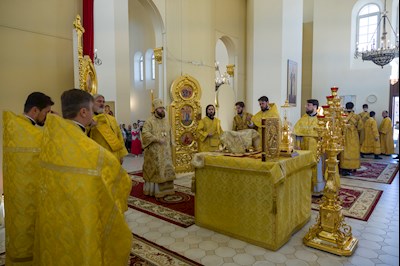 Митрополит Игнатий совершил Божественную литургию в соборном храме святителя Спиридона Тримифунтского г. Саратова