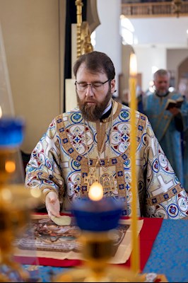 Митрополит Игнатий совершил Божественную литургию в храме в честь Казанской иконы Божией Матери г.Саратова