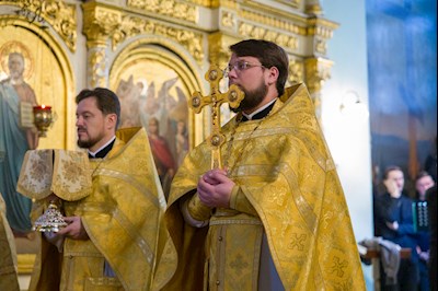 Митрополит Игнатий совершил Божественную литургию в Духосошественском соборе г. Саратова