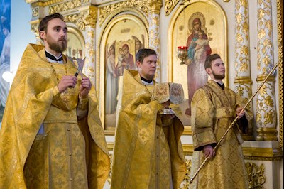 Митрополит Игнатий совершил Божественную литургию в Духосошественском соборе г. Саратова