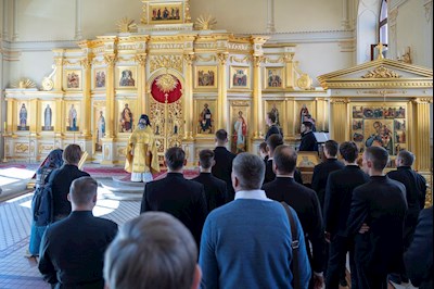 Митрополит Игнатий совершил Божественную литургию в храме апостола и евангелиста Иоанна Богослова при СПДС