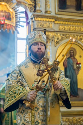 Митрополит Игнатий совершил Божественную литургию в Духосошественском соборе г. Саратова