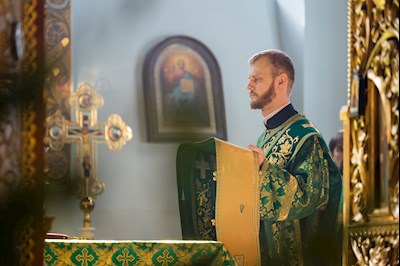 Митрополит Игнатий совершил Божественную литургию в Духосошественском соборе г. Саратова
