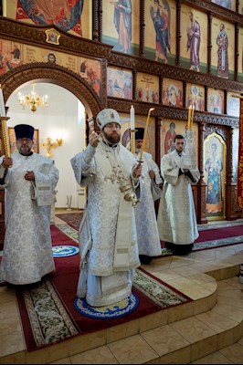 Митрополит Игнатий совершил всенощное бдение в храме в честь Нерукотворного Образа Спасителя г. Саратова