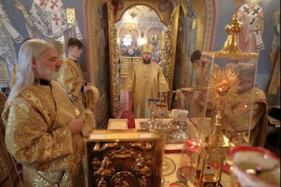 Митрополит Игнатий совершил Божественную литургию в Свято-Троицком кафедральном соборе г. Саратова