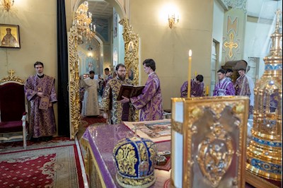 Митрополит Игнатий совершил Божественную литургию в Покровском соборе г. Саратова