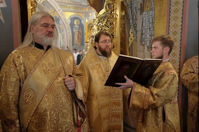 Митрополит Игнатий совершил Божественную литургию в Свято-Троицком кафедральном соборе г. Саратова