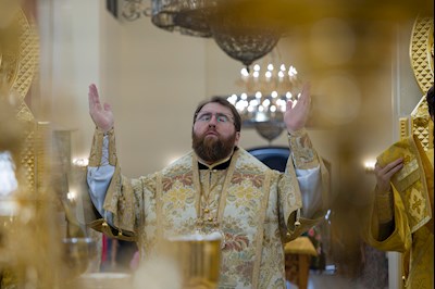 Митрополит Игнатий совершил Божественную литургию в соборном храме святителя Спиридона Тримифунтского г. Саратова
