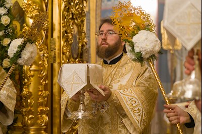 Митрополит Игнатий совершил ночное рождественское богослужение