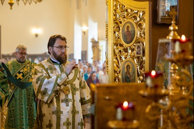 Митрополит Игнатий совершил Божественную литургию в Серафимовском храме г. Саратова