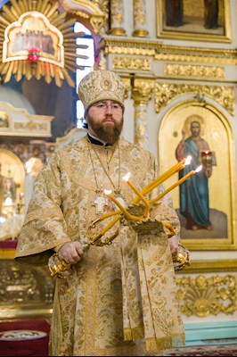 Митрополит Игнатий совершил Божественную литургию в Духосошественском соборе г. Саратова