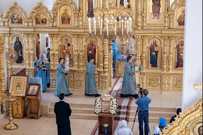 Митрополит Игнатий совершил Божественную литургию в храме в честь Казанской иконы Божией Матери г.Саратова