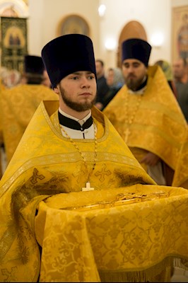 Митрополит Игнатий совершил Божественную литургию в соборном храме святителя Спиридона Тримифунтского г. Саратова