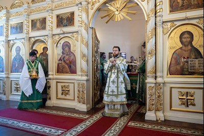 Митрополит Игнатий совершил Божественную литургию в Серафимовском храме г. Саратова