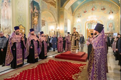 Митрополит Игнатий совершил всенощное бдение в Покровском соборе г. Саратова