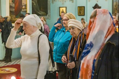 Митрополит Игнатий совершил Божественную литургию в Духосошественском соборе г. Саратова