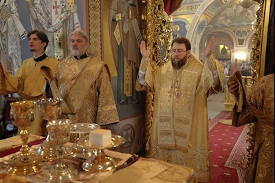 Митрополит Игнатий совершил Божественную литургию в Свято-Троицком кафедральном соборе г. Саратова