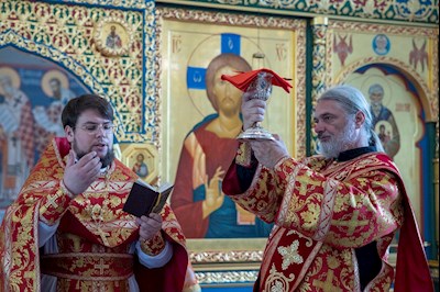 Митрополит Игнатий совершил Божественную литургию в Свято-Никольском мужском монастыре г. Саратова