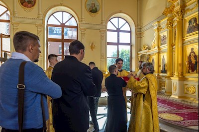 Митрополит Игнатий совершил Божественную литургию в храме апостола и евангелиста Иоанна Богослова при СПДС