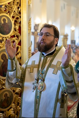 Митрополит Игнатий совершил Божественную литургию в Серафимовском храме г. Саратова