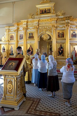 Митрополит Игнатий совершил Божественную литургию в храме апостола и евангелиста Иоанна Богослова при СПДС